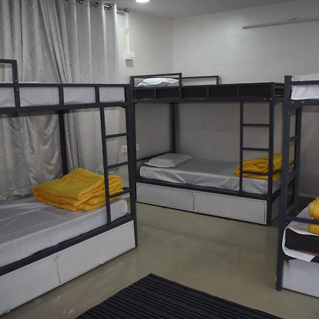 Hotel Hyderabad Wanderers Cave Extérieur photo